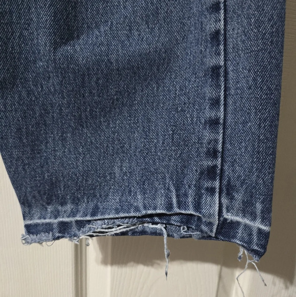 Vintage '96 Levi’s 561 Loose Fit Straight Leg Jeans, Medium Wash, Sz 12 w/ Flaws - Picture 8 of 13